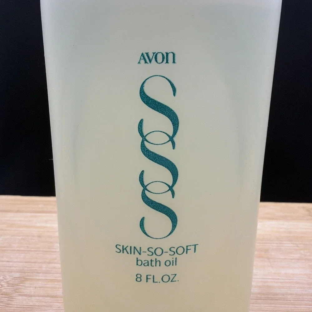 VTG NEW OLD STOCK SEALED AVON SKIN SO SOFT BATH OIL ORIGINAL WOODLAND 8 Oz